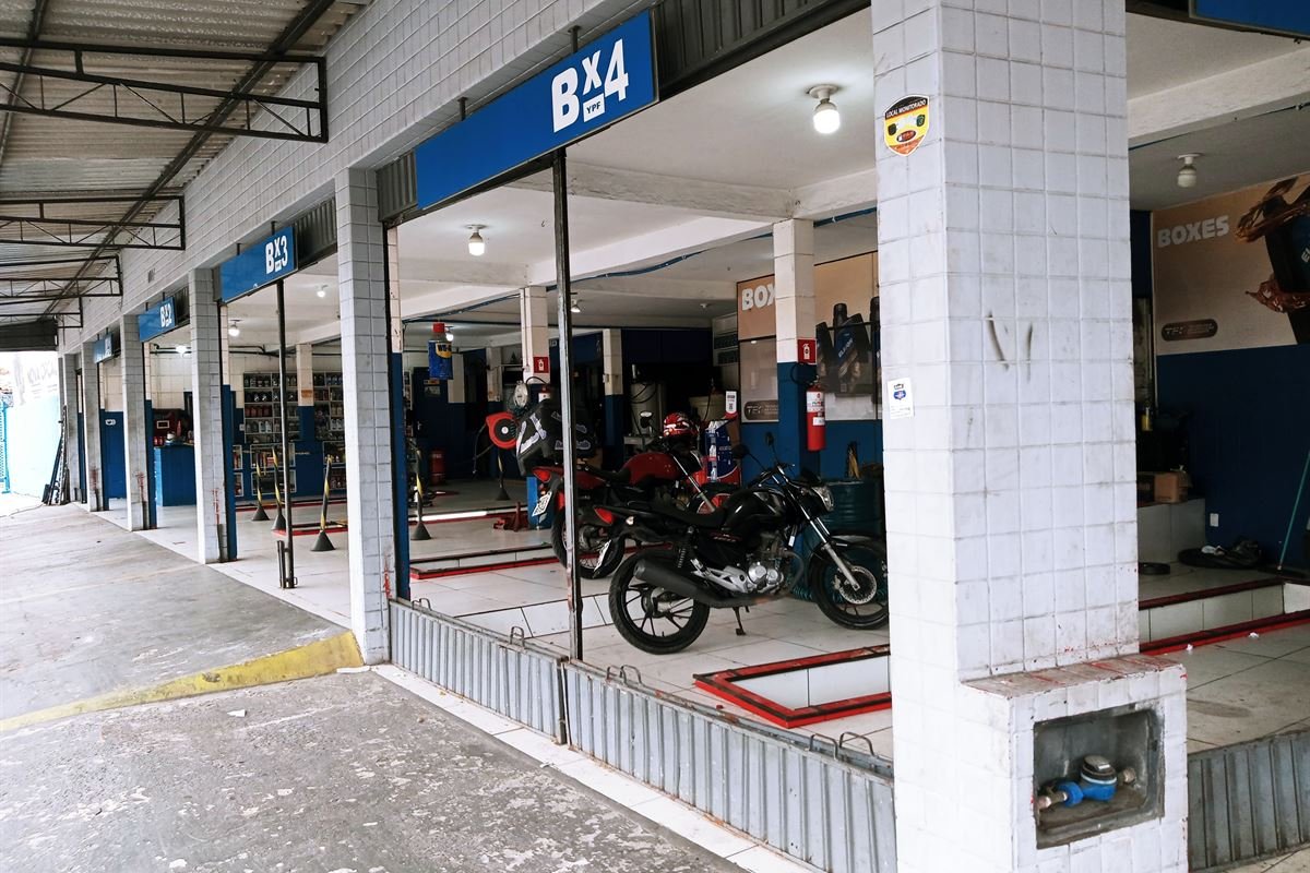 Boxes de serviço da Autolub na Av. Des. Maynard, em Aracaju